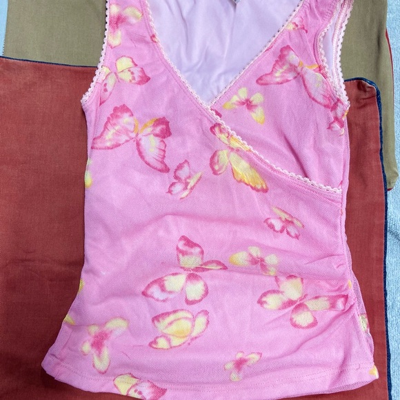 Haut d’été BRATZ rose taille XS
**HAVE** Neuf Sans étiquette - Picture 4 of 4